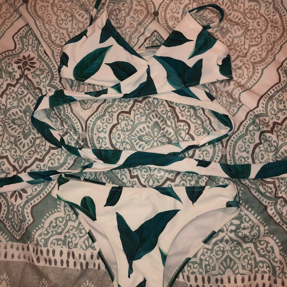 Cupshe swimsuit set